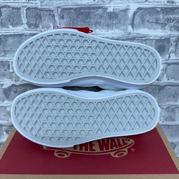 Vans Classic Slip On True White Canvas Shoes VN000ZBUENS Kids Size 11 New - Picture 5 of 6